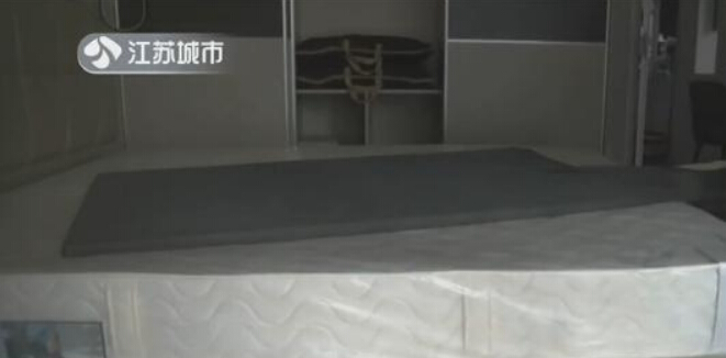 花費(fèi)近萬元買到假實(shí)木床導(dǎo)致室內(nèi)甲醛超標(biāo)，實(shí)木床竟是人造板